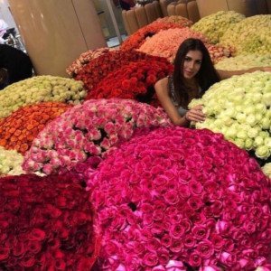 1001 роза в 10 букетах 